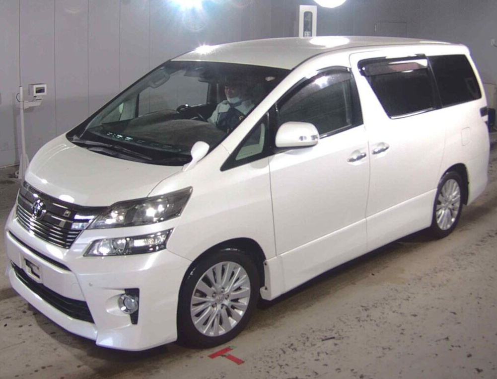 TOYOTA VELFIRE 2013