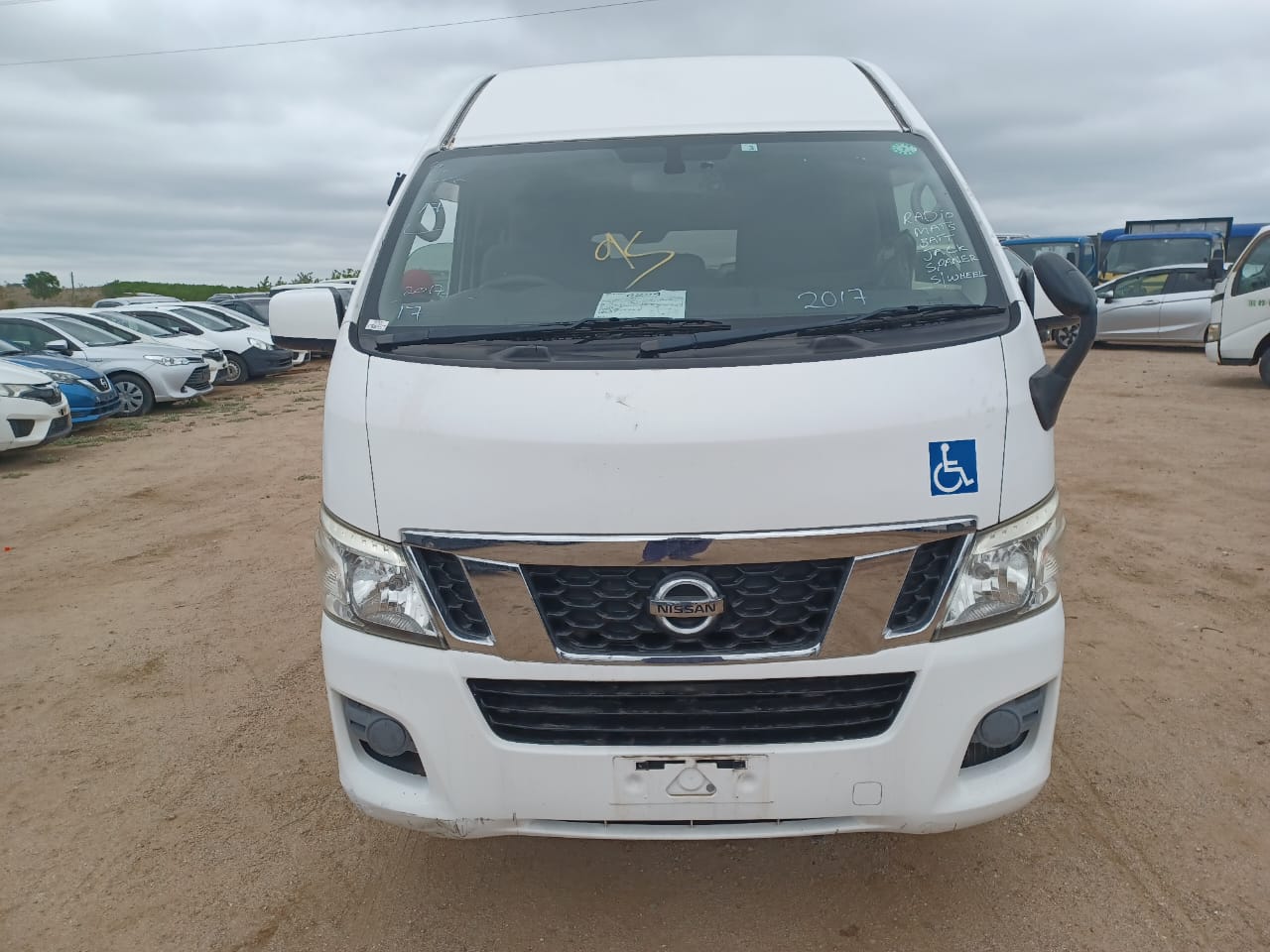 NISSAN CARVAN 2017