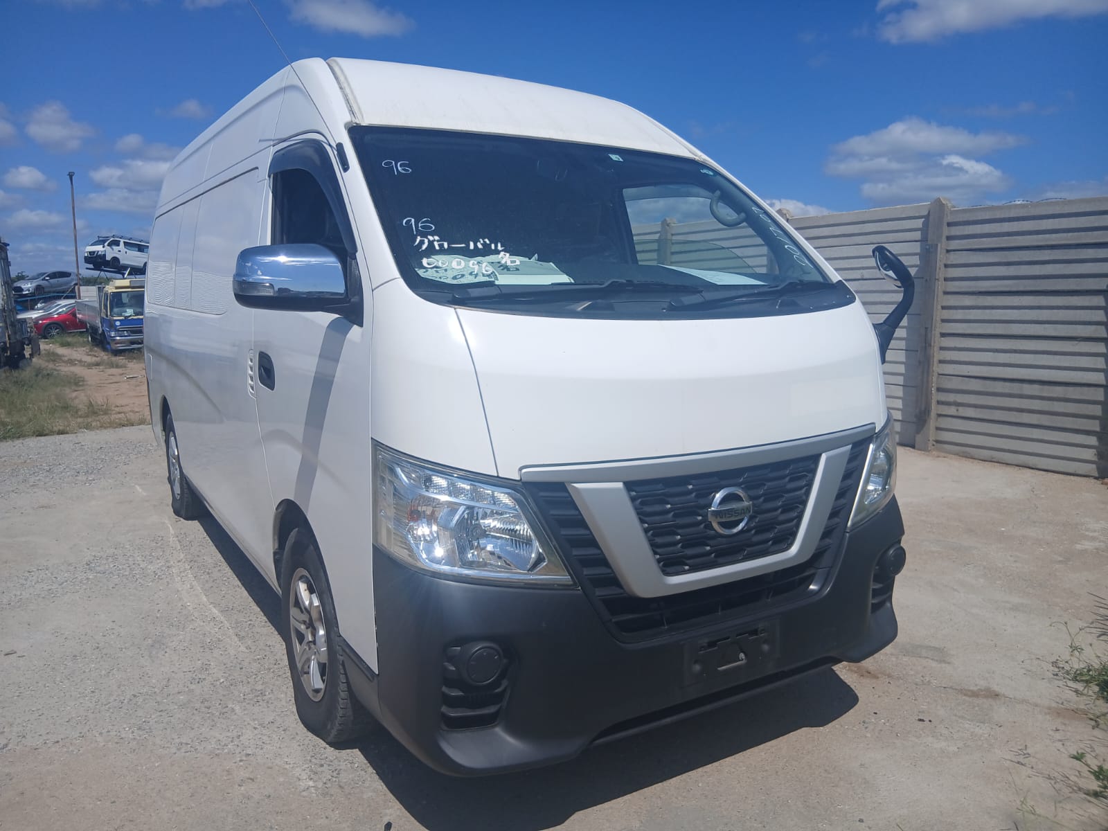 NISSAN CARVAN 2017