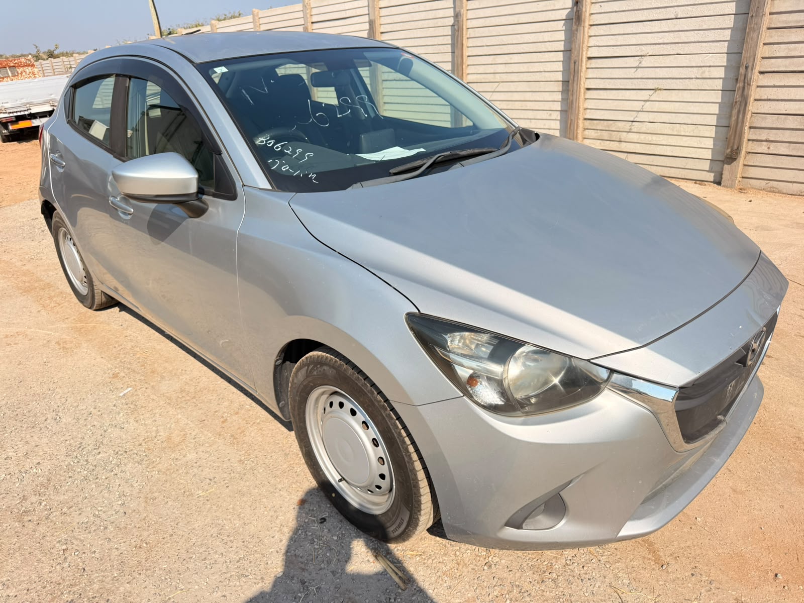 MAZDA DEMIO 2017