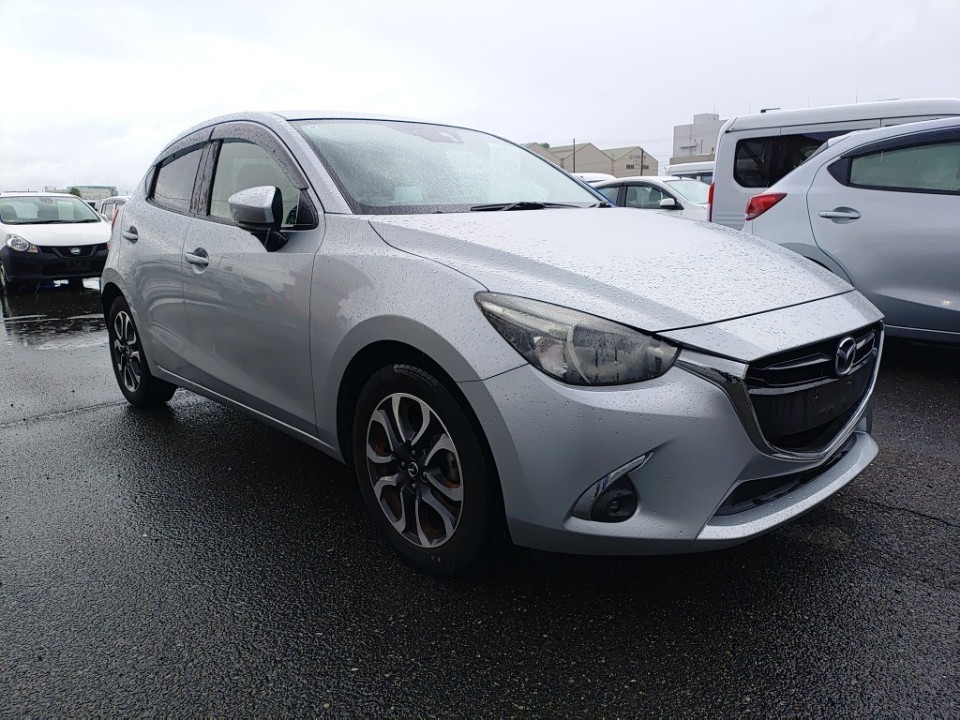 MAZDA DEMIO 2017
