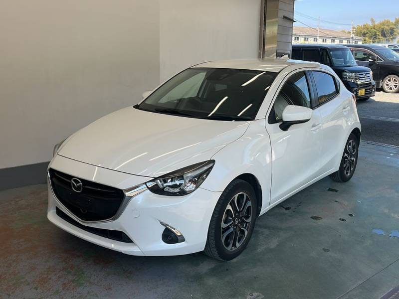 MAZDA DEMIO 2017