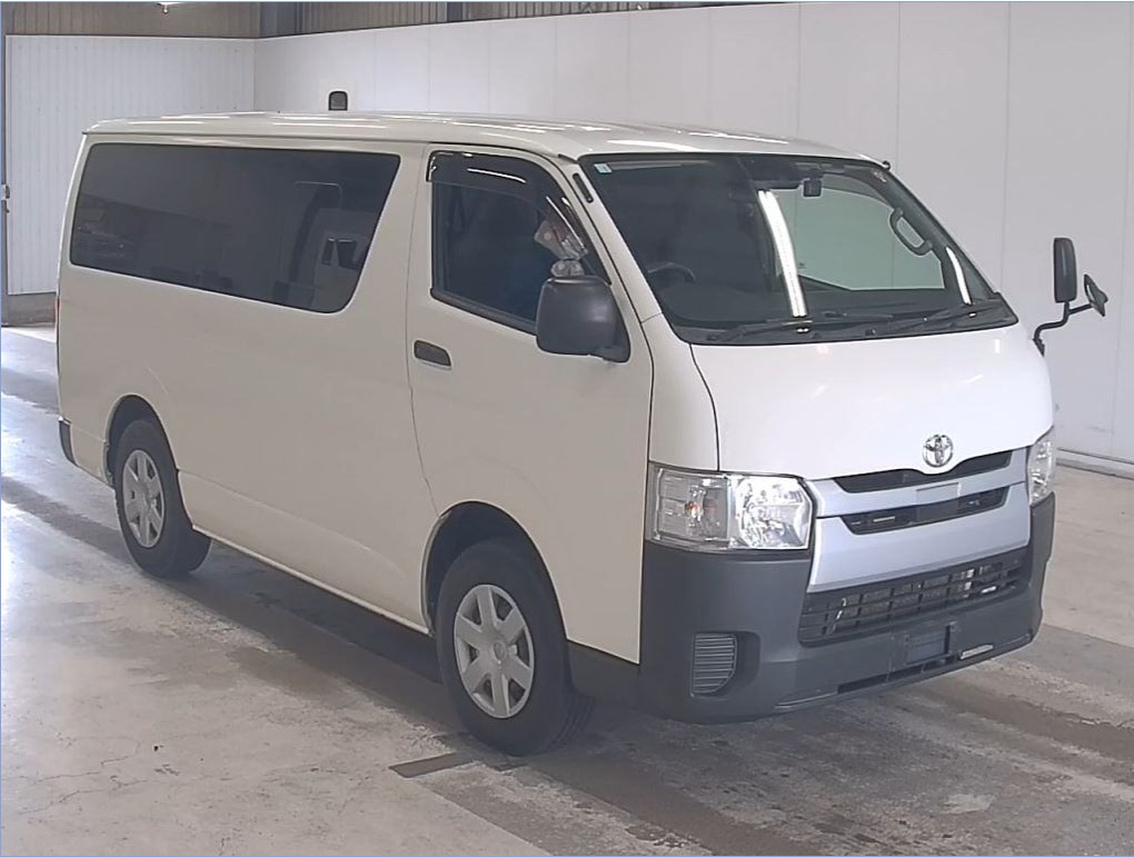 TOYOTA HIACE 2018