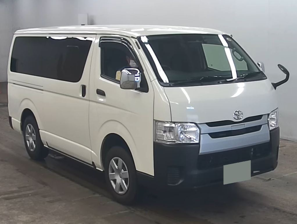 TOYOTA HIACE 2018