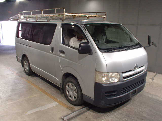 TOYOTA HIACE 2006