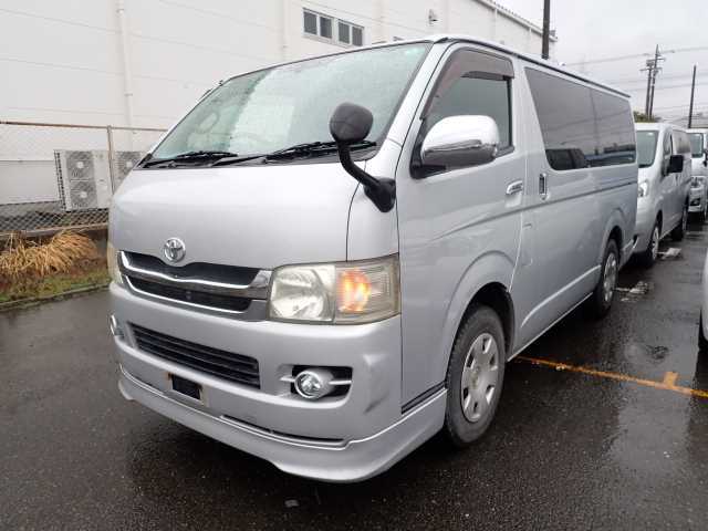 TOYOTA HIACE 2009