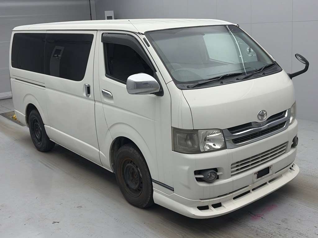 TOYOTA HIACE 2009