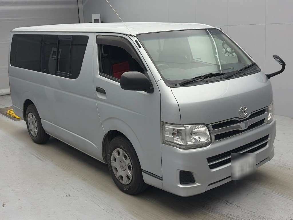 TOYOTA REGIUSACE 2012