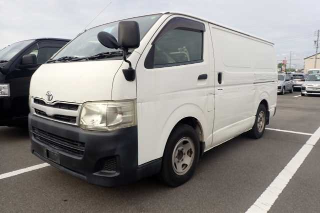 TOYOTA REGIUSACE 2013
