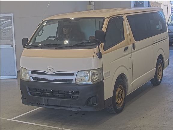 TOYOTA HIACE 2013