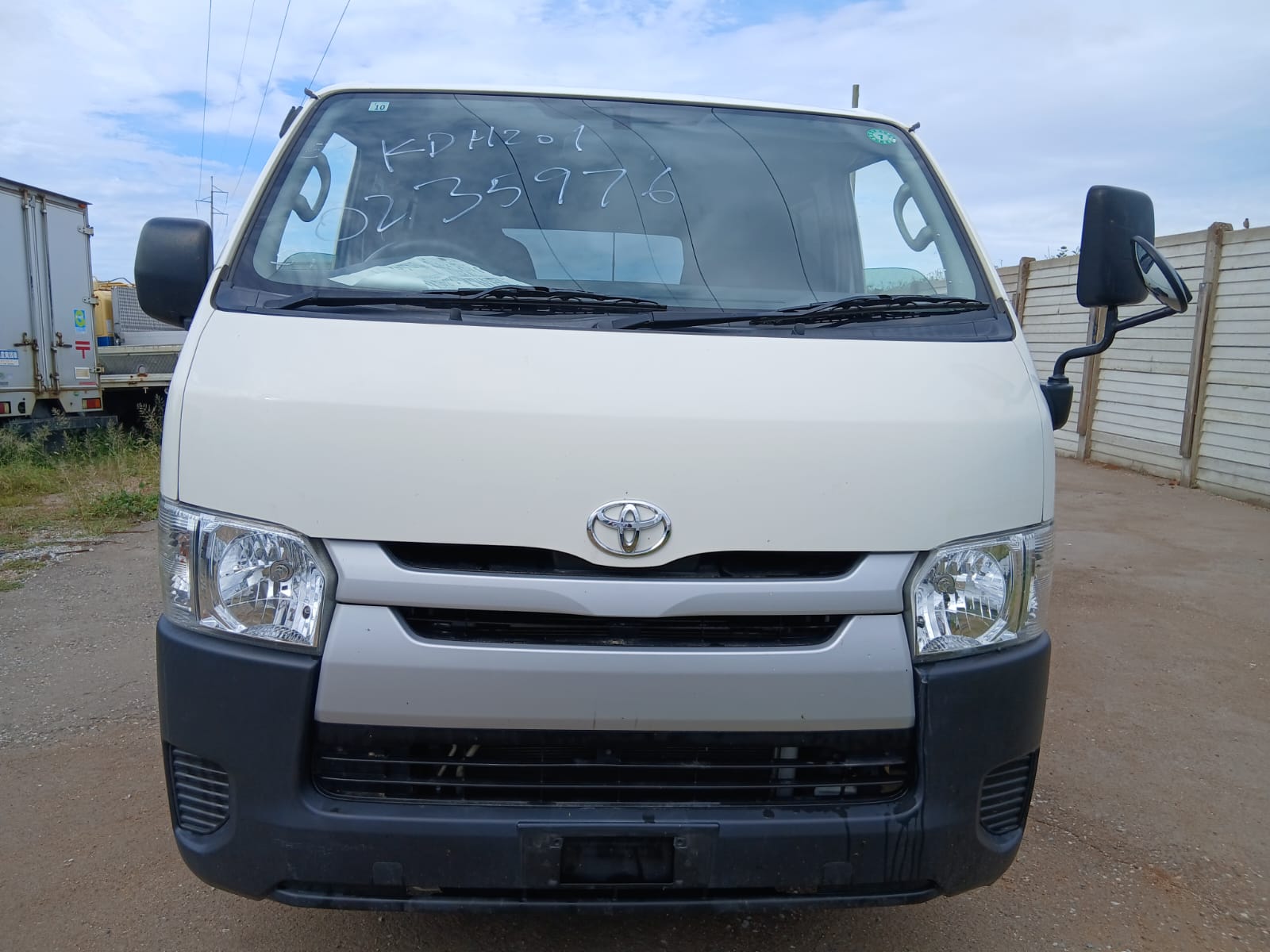 TOYOTA HIACE 2017