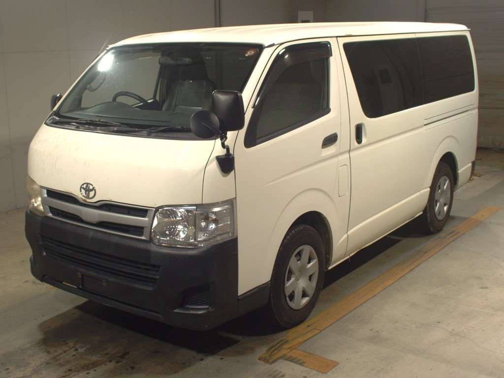 TOYOTA REGIUSACE 2011