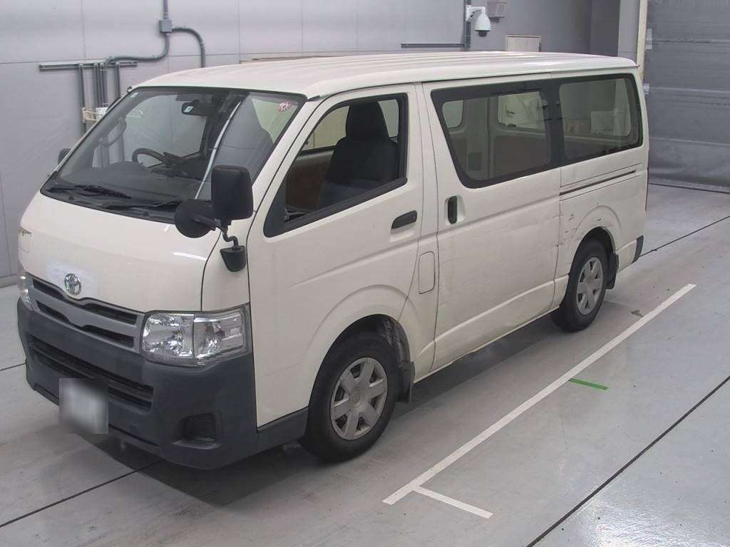 TOYOTA REGIUSACE 2013