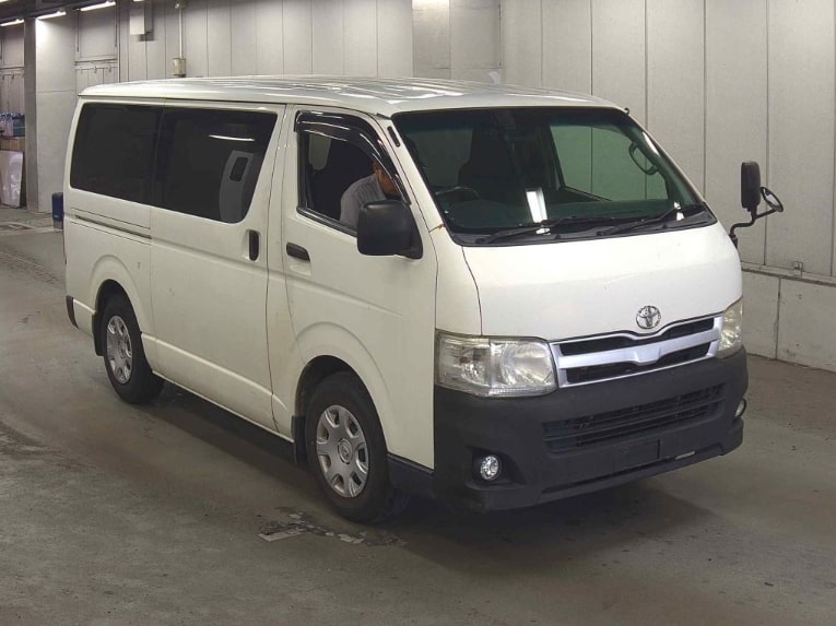 TOYOTA REGIUSACE 2013