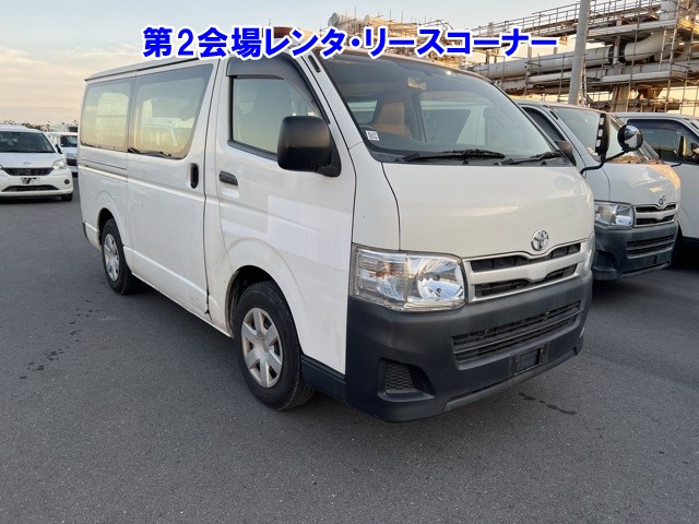 TOYOTA REGIUSACE 2013