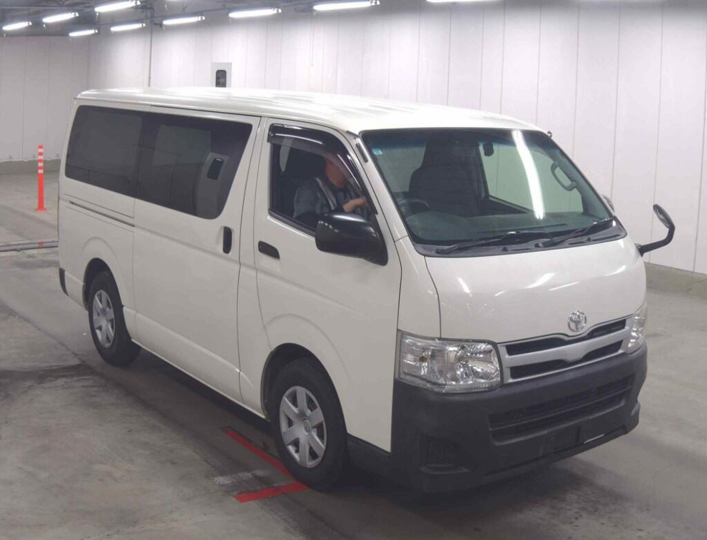 TOYOTA REGIUSACE 2013