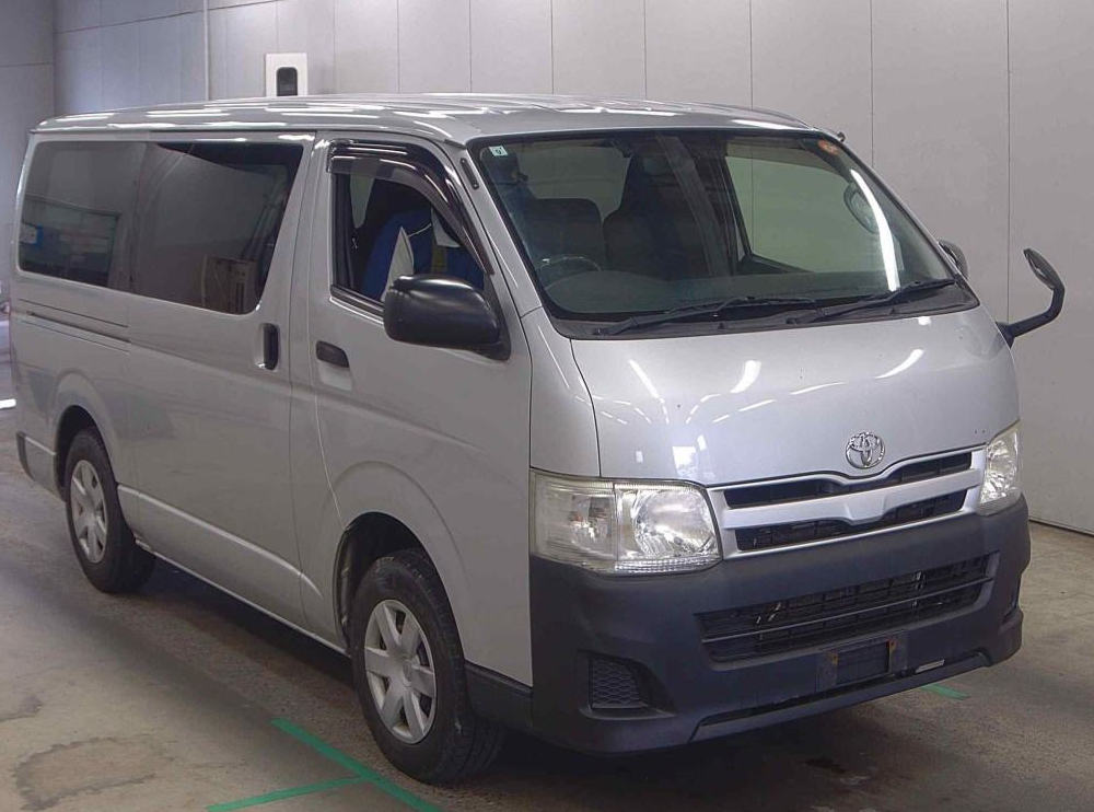 TOYOTA REGIUSACE 2013