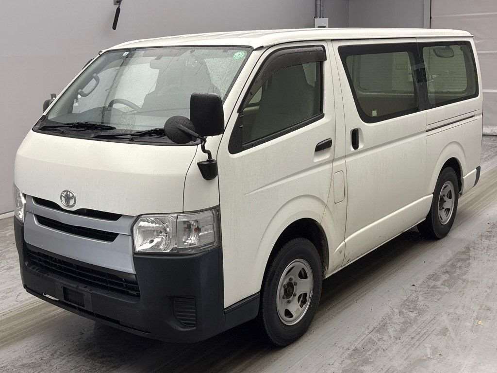 TOYOTA HIACE 2014