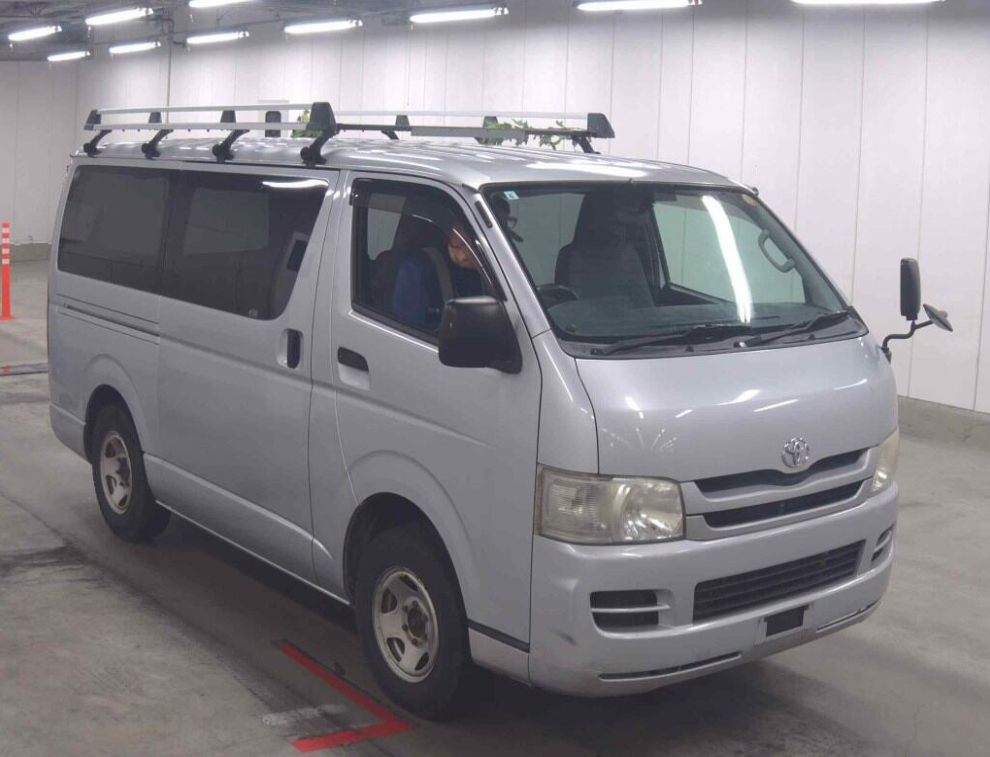 TOYOTA REGIUSACE 2010