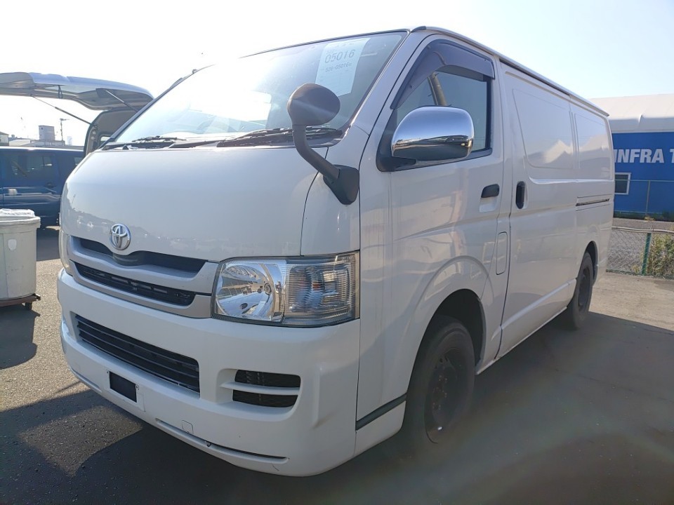 TOYOTA REGIUSACE 2010