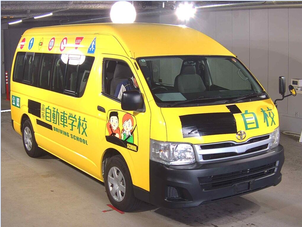 TOYOTA HIACE 2013