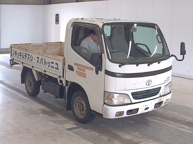 TOYOTA DYNA 2004
