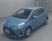 TOYOTA VITZ 2017