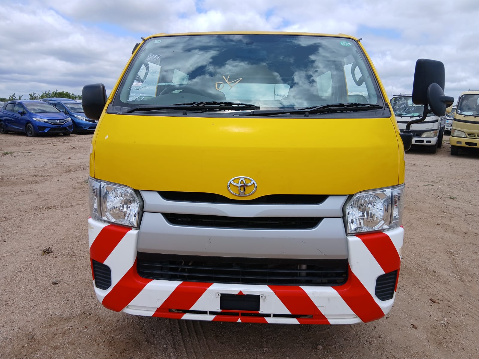 TOYOTA HIACE 2017