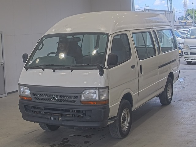 TOYOTA HIACE 2002