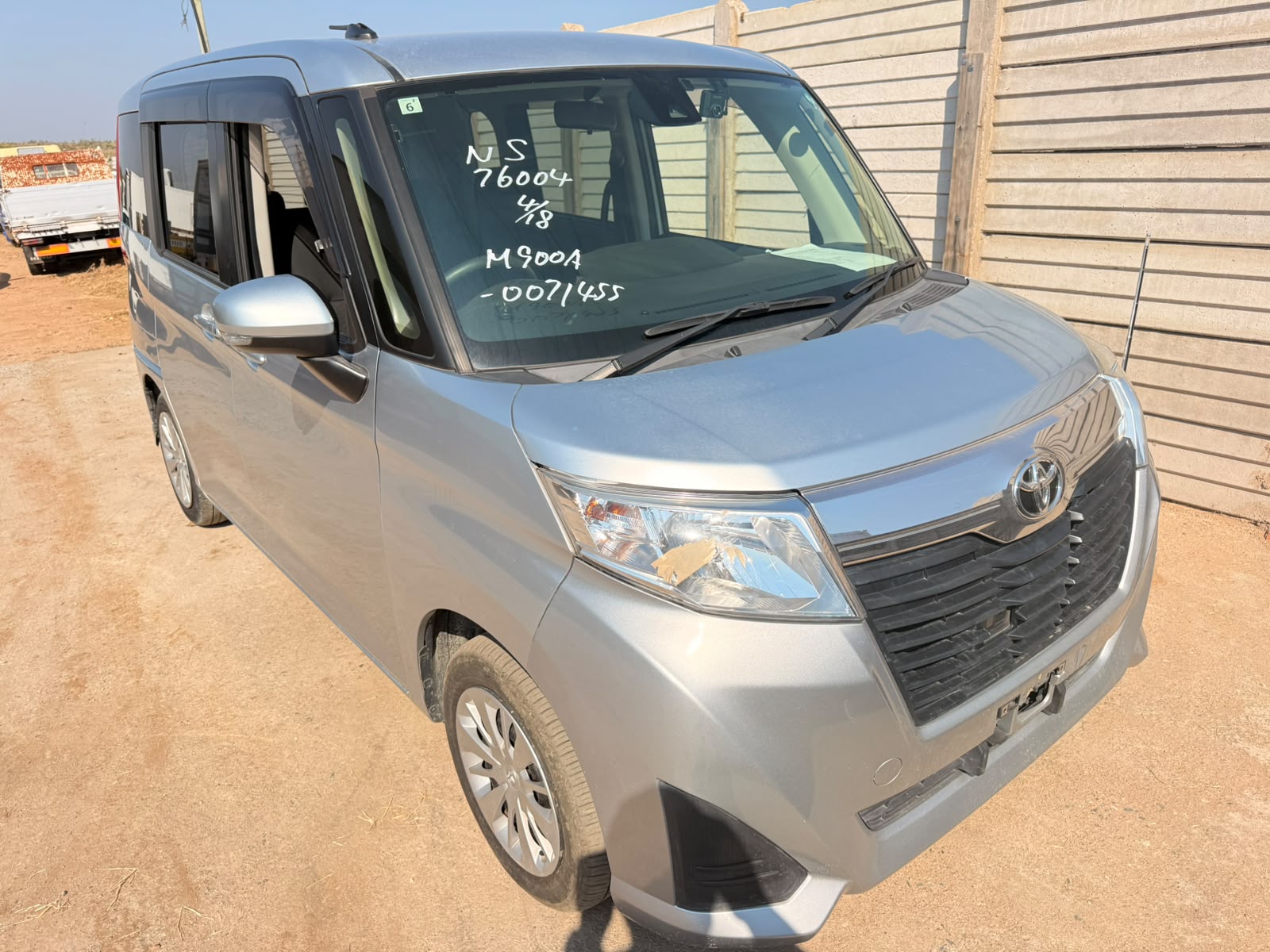 TOYOTA ROOMY 2017