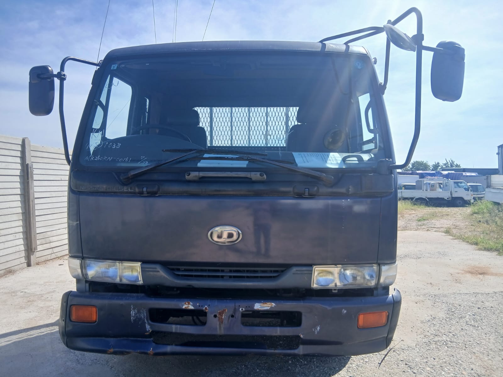 NISSAN CONDOR 1995