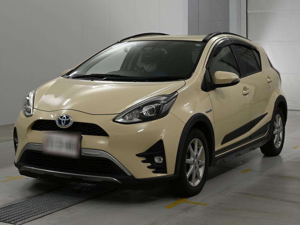 TOYOTA AQUA 2017
