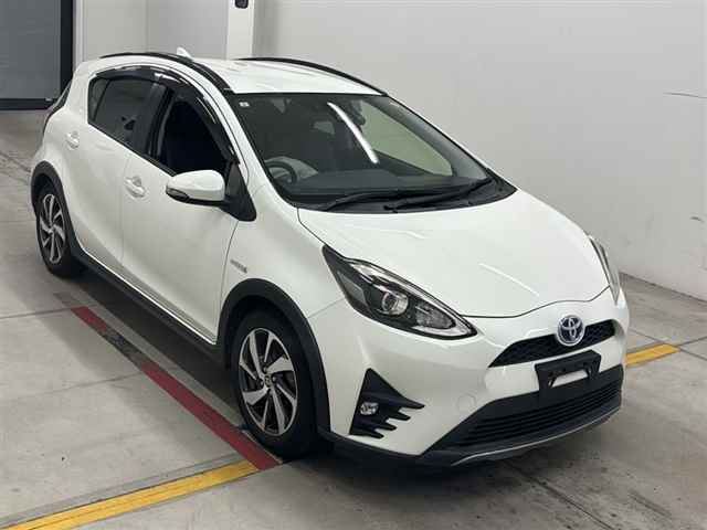 TOYOTA AQUA 2017
