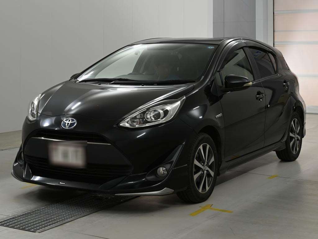 TOYOTA AQUA 2018