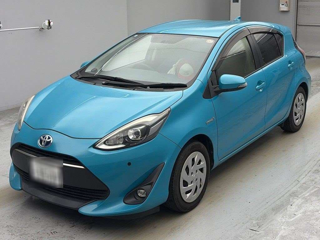 TOYOTA AQUA 2018