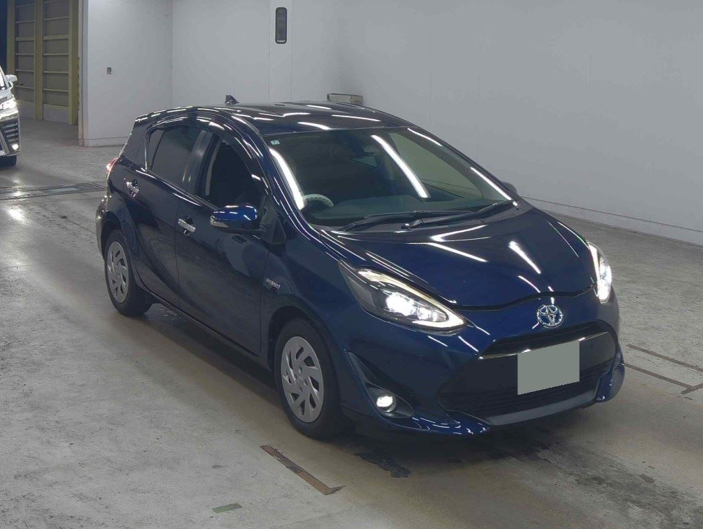 TOYOTA AQUA 2018