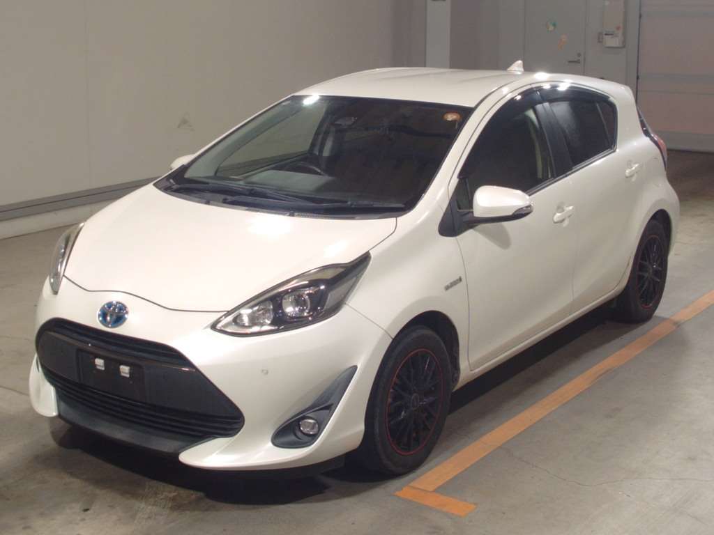 TOYOTA AQUA 2018