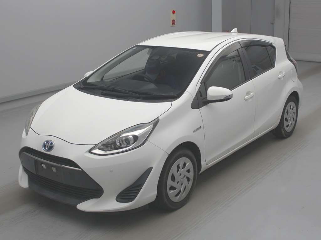 TOYOTA AQUA 2018