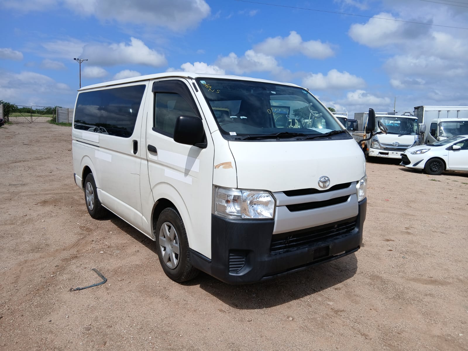 TOYOTA HIACE 2016