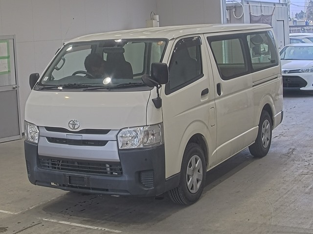 TOYOTA REGIUSACE 2017