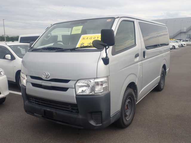 TOYOTA HIACE 2018