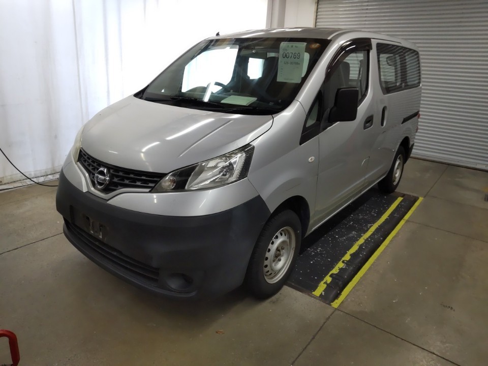 NISSAN NV200 2017