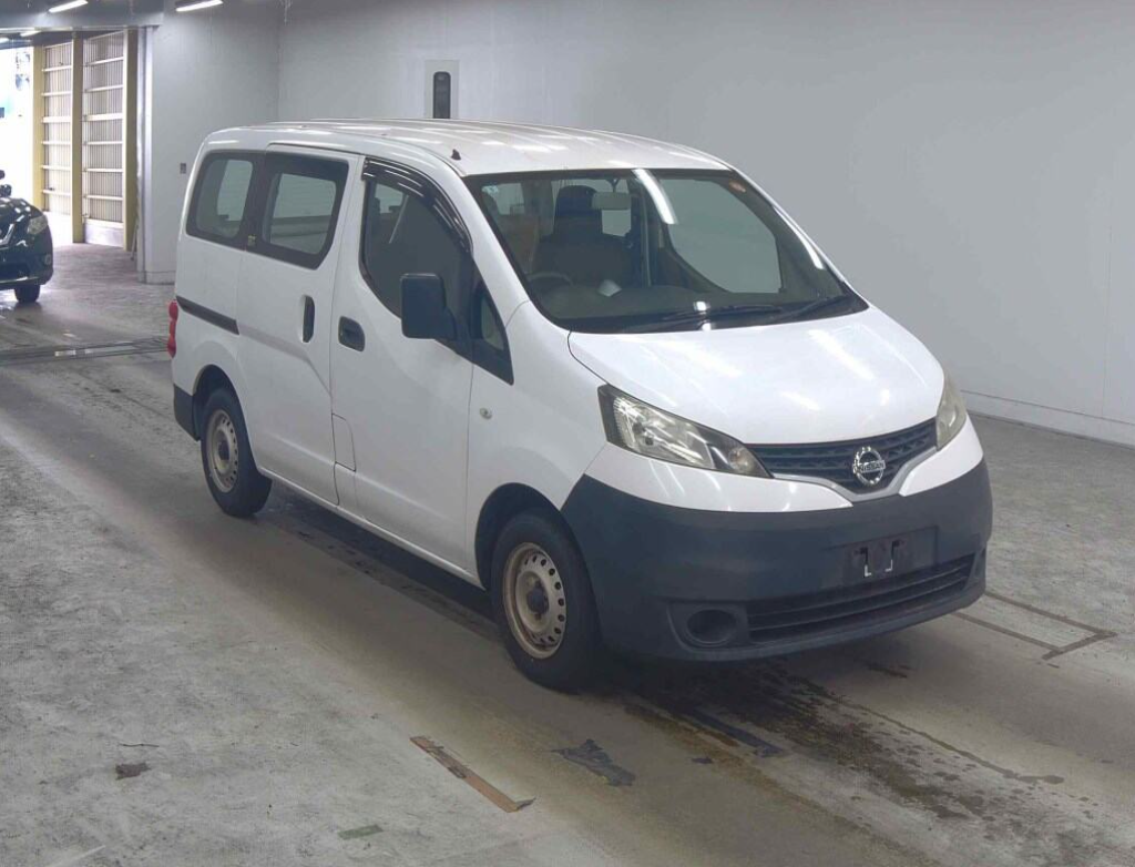 NISSAN NV200 2018