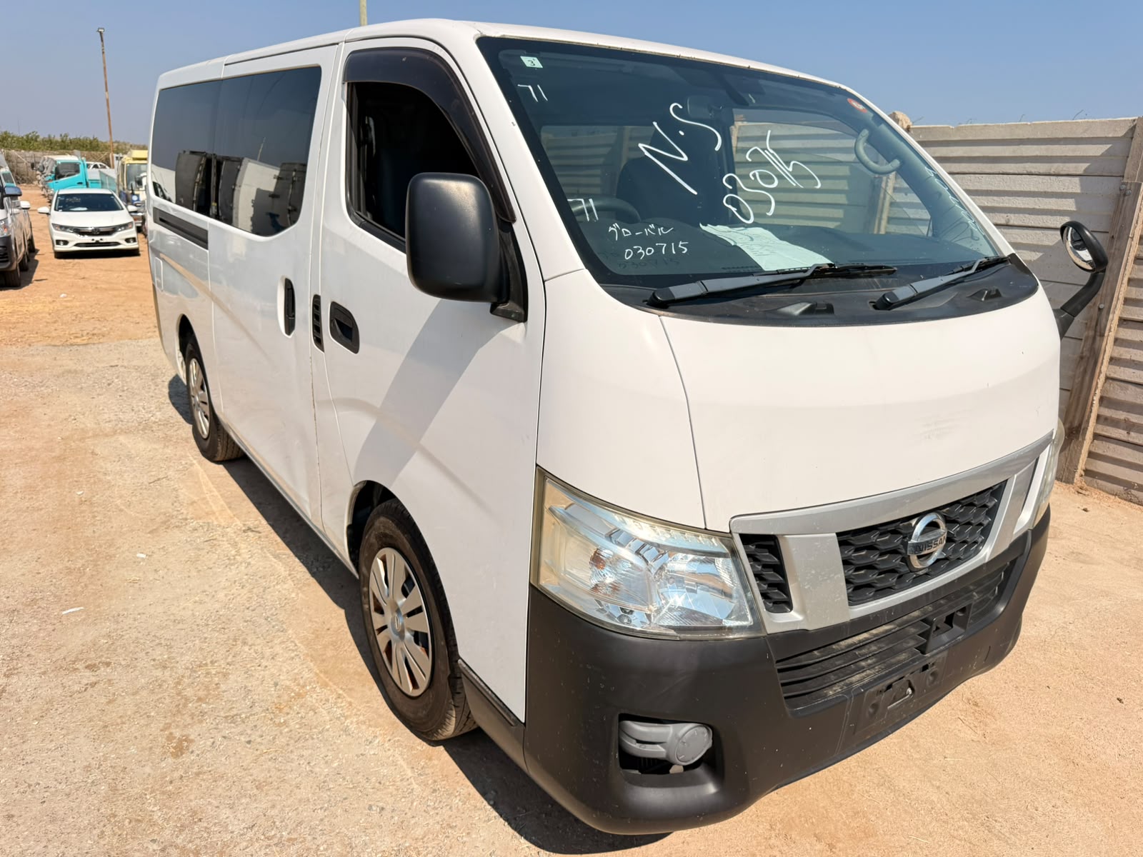 NISSAN CARVAN 2017