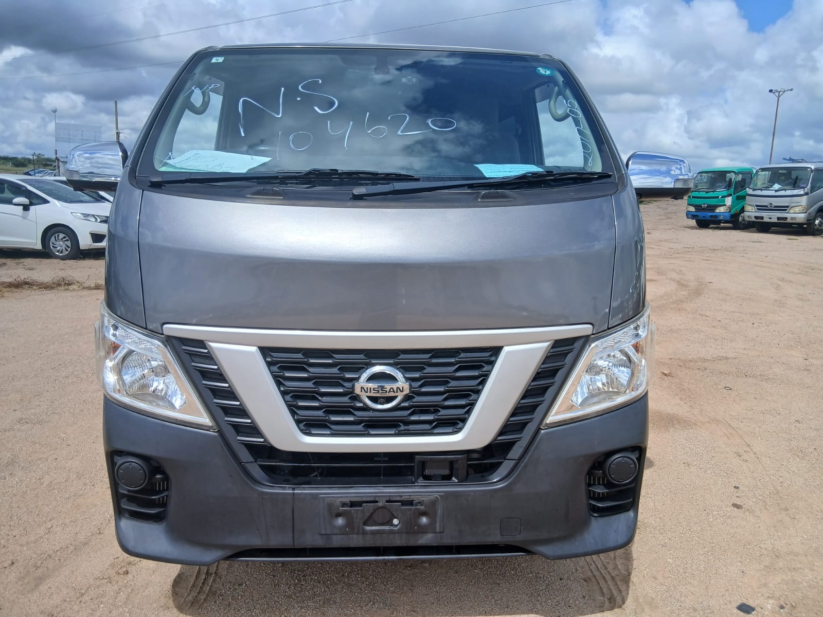 NISSAN CARVAN 2018