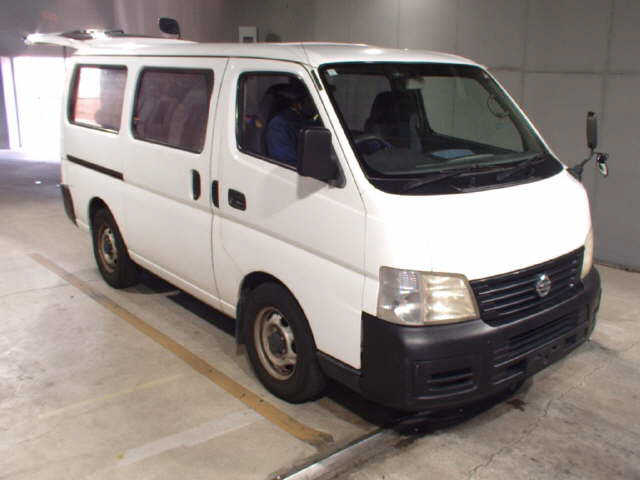 NISSAN CARVAN 2004