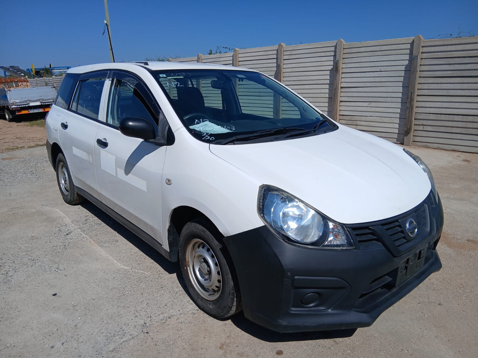 NISSAN AD VAN 2017