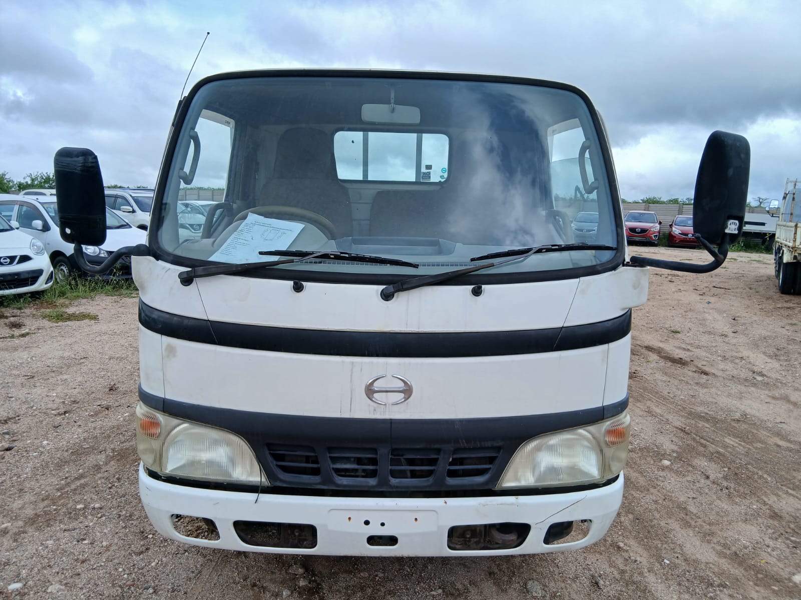 TOYOTA DUTRO 2005