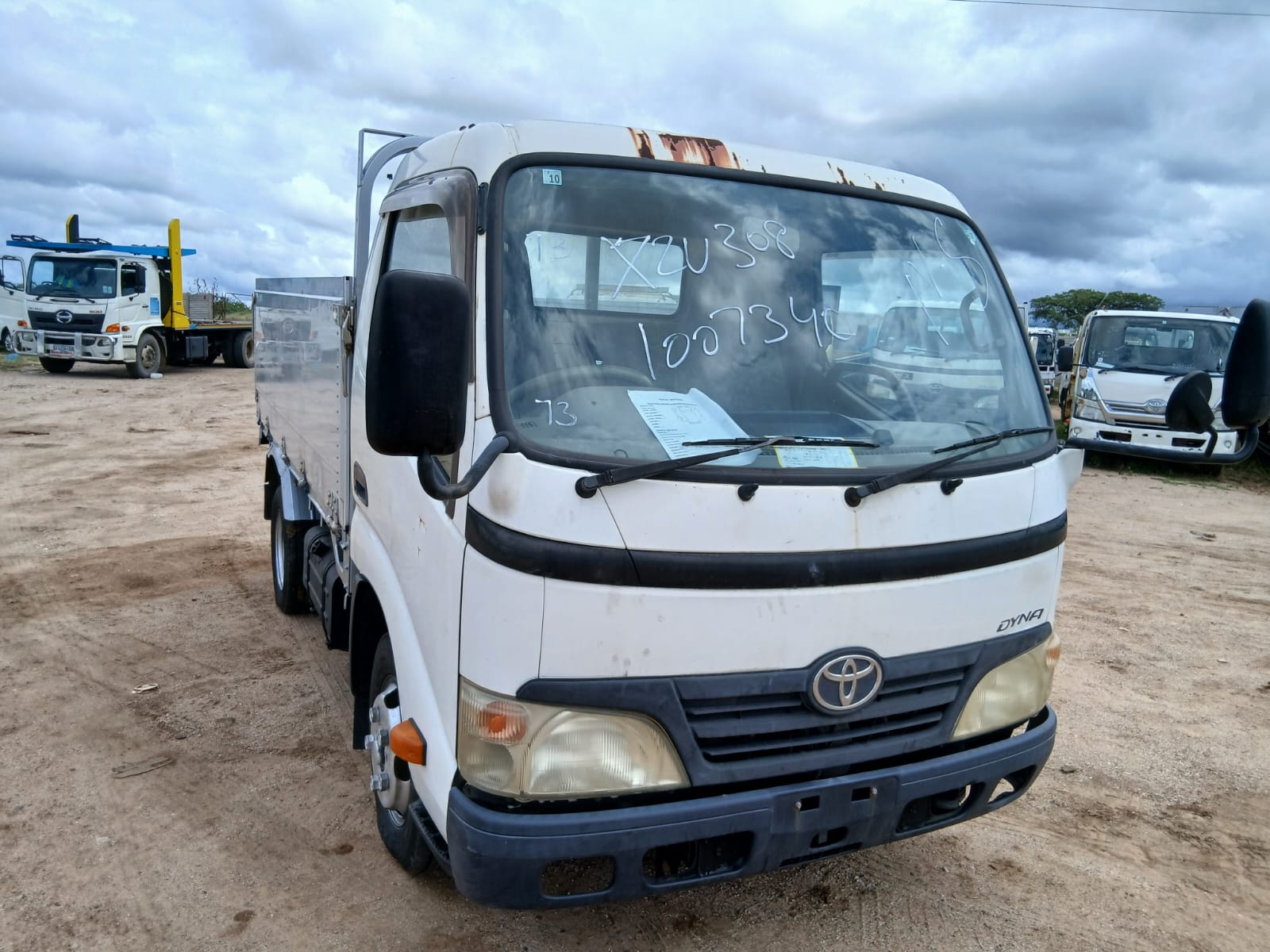 TOYOTA DYNA 2009