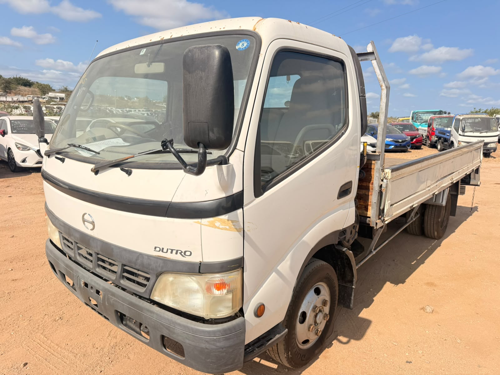 HINO DUTRO 2005